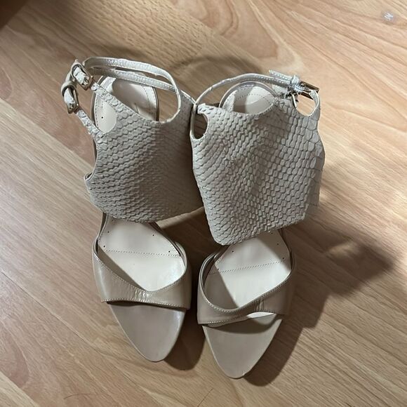 Max Azria Heels  - Picture 10 of 12